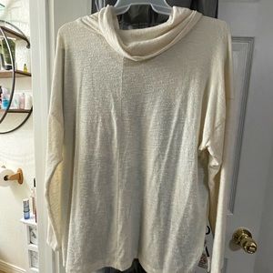 Maurice’s 24/7 Collection Size 2XL. Turtleneck cream gray and black color block.